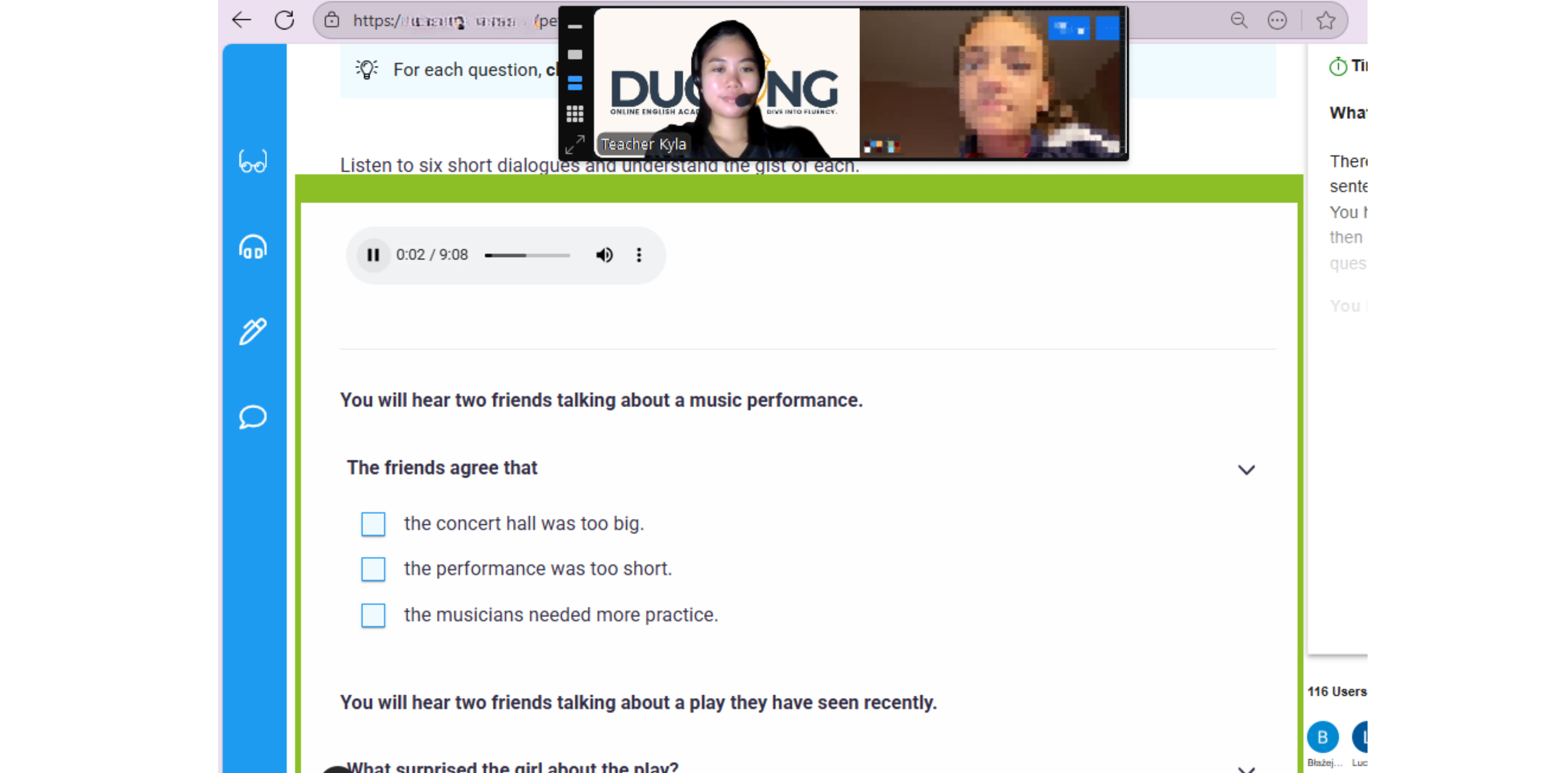 Alumno aprendiendo inglés en una clase virtual personalizada